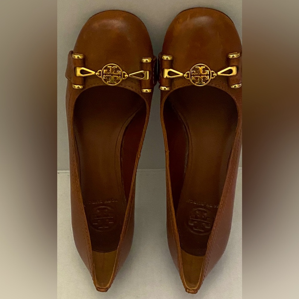 Tory Burch Brown Leather Ballet Heels with Gold Logo Hardware - Picture 2 of 16